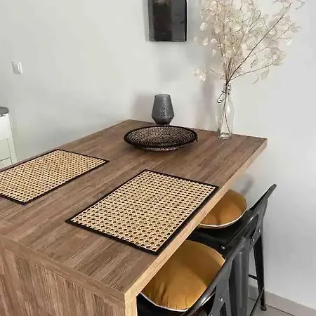 Apartment T2 Au Coeur De - Calme Et Lumineux -wifi Gratuite-2 Velos Sete
